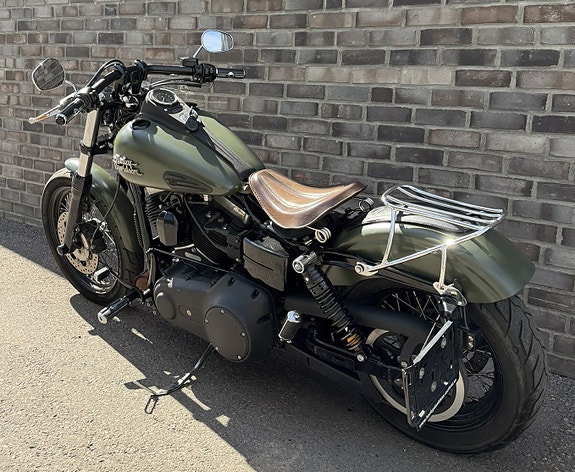 Harley-Davidson FXDB Dyna Street Bob 6 of 11