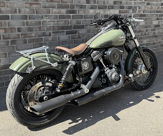 Harley-Davidson FXDB Dyna Street Bob 2 of 5