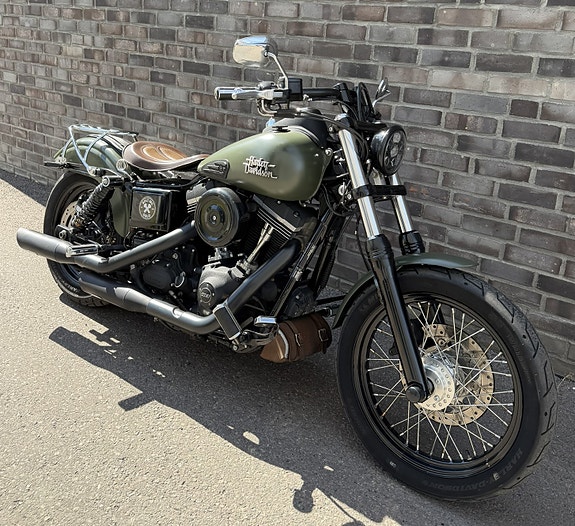 Harley-Davidson FXDB Dyna Street Bob 3 of 5