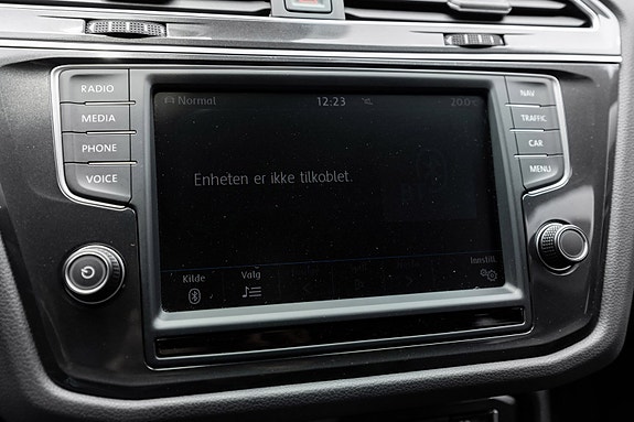 Volkswagen Tiguan 17 of 27