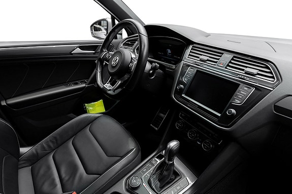 Volkswagen Tiguan 27 of 27
