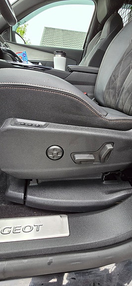 Peugeot 5008 23 of 30