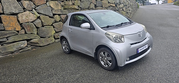 Toyota IQ 3 of 17