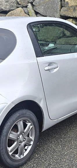 Toyota IQ 17 of 17