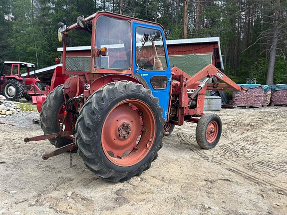 Volvo T—430L 3 of 5