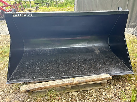 Volvo T—430L 5 of 5