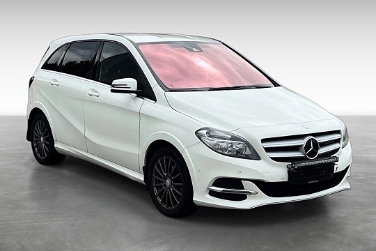 Mercedes-Benz B-Electric 3 of 5
