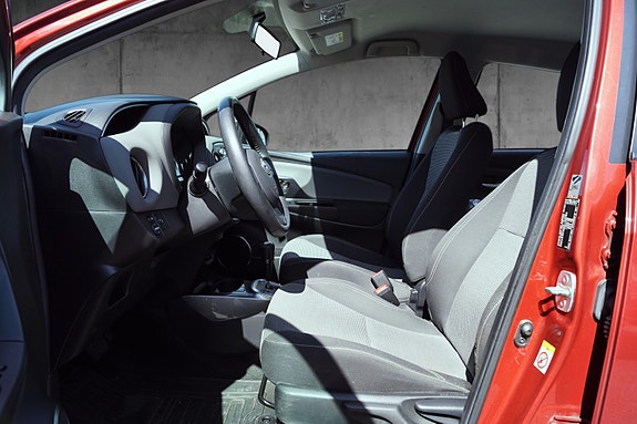Toyota Yaris 6 of 19