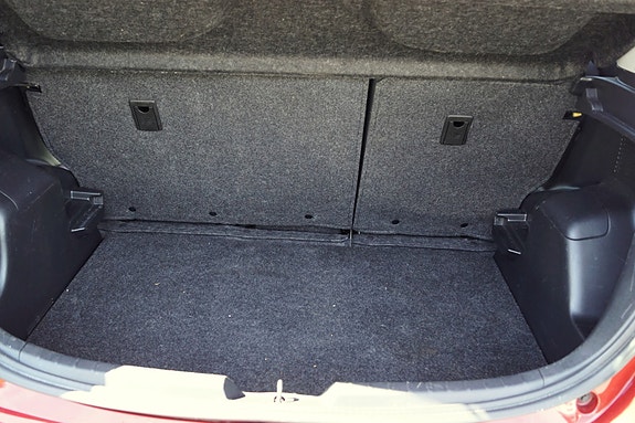 Toyota Yaris 17 of 19