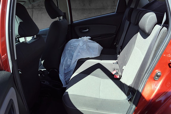 Toyota Yaris 15 of 19