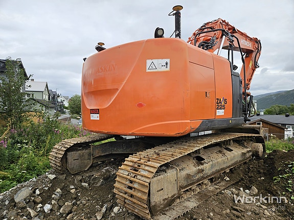 Hitachi ZX225 - 5B 6 of 15