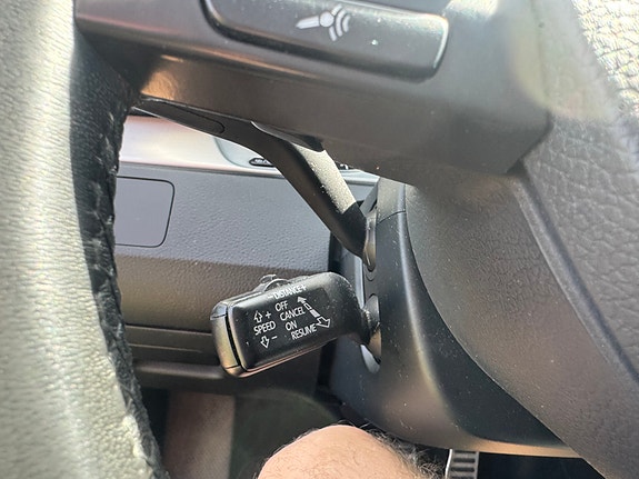 Volkswagen Passat 12 of 30