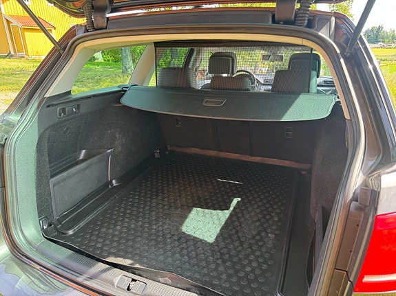 Volkswagen Passat 18 of 30