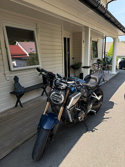 Honda CBR 650 R 2 of 5