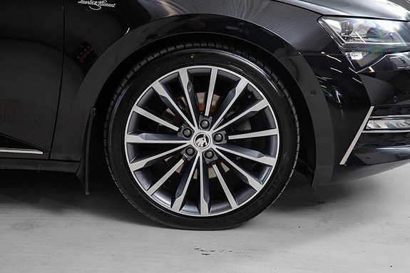 Skoda Superb 4 of 5