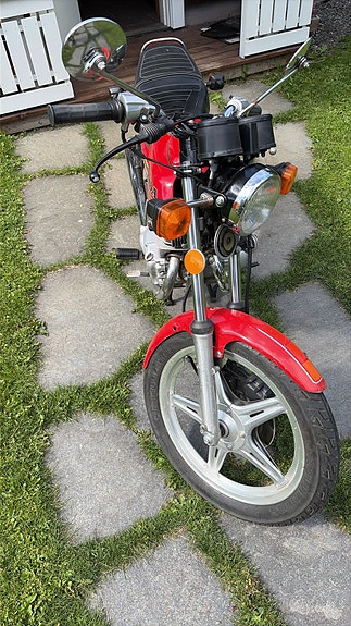 Honda CB 125 6 of 7