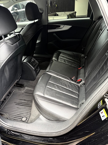 Audi A4 6 of 19