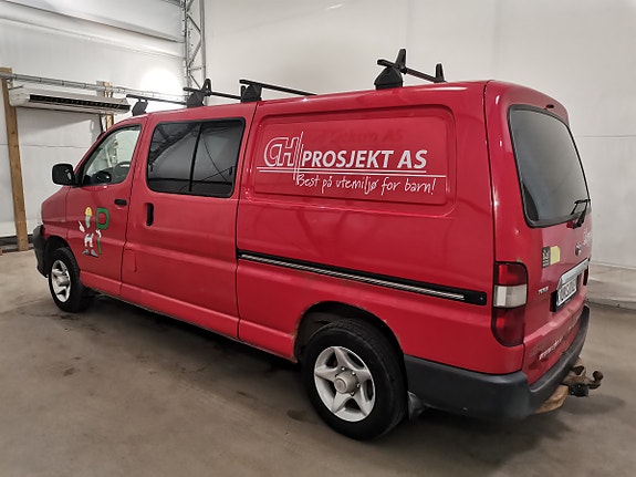 Toyota HiAce 6 of 30