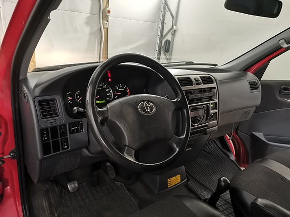 Toyota HiAce 20 of 30