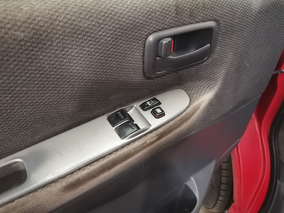 Toyota HiAce 24 of 30