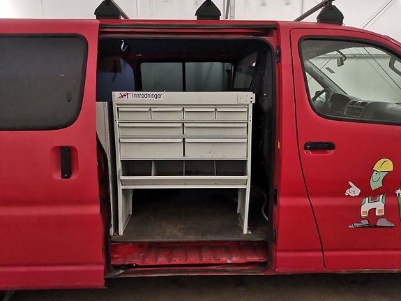 Toyota HiAce 13 of 30