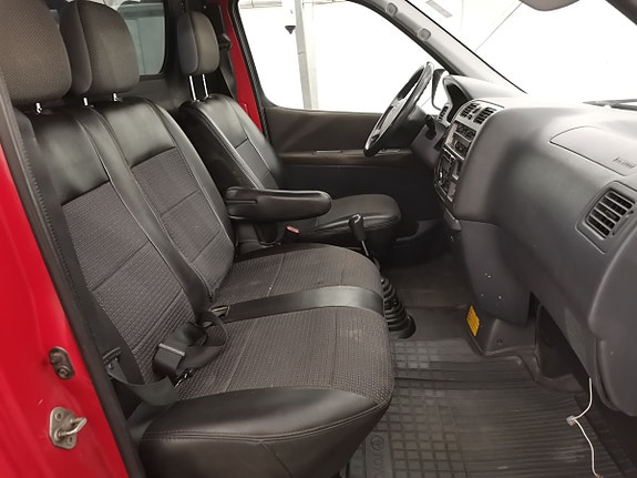 Toyota HiAce 18 of 30