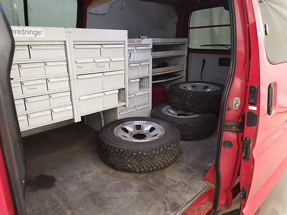 Toyota HiAce 8 of 30