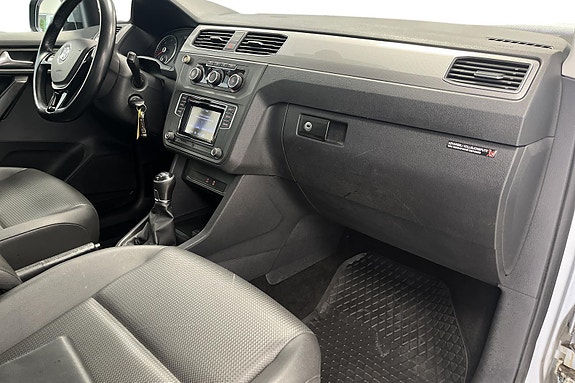 Volkswagen Caddy Maxi 24 of 24