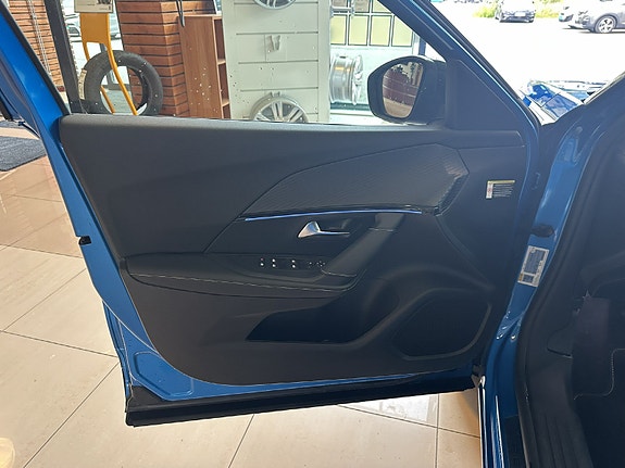 Peugeot e-2008 20 of 30