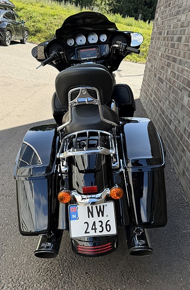 Harley-Davidson FLHXS Street Glide Special 5 of 5