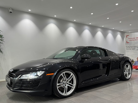 Audi R8 3 of 5