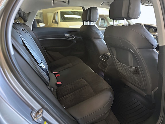 Audi e-tron Sportback 22 of 30