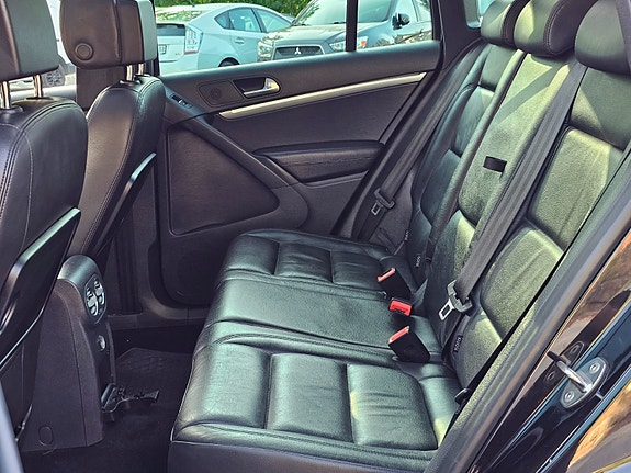 Volkswagen Tiguan 18 of 30