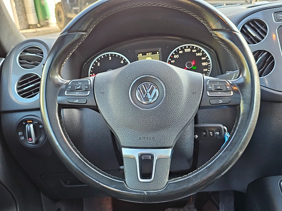 Volkswagen Tiguan 16 of 30