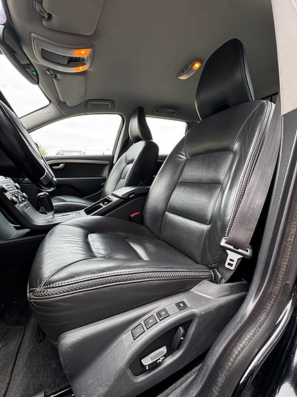 Volvo XC70 16 of 23