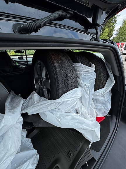 Volvo XC70 12 of 23