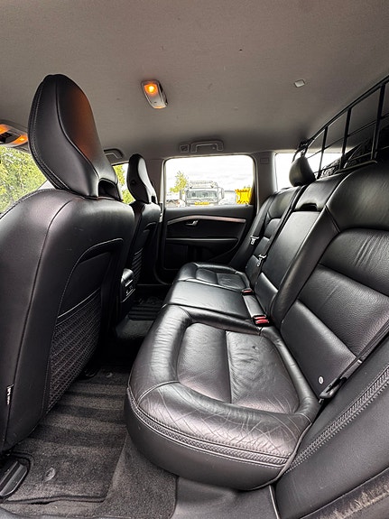 Volvo XC70 15 of 23