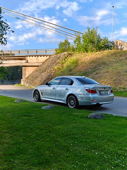 BMW 525d 2 of 16
