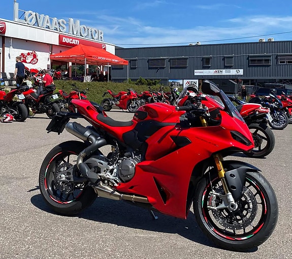 Ducati Panigale V2 S 6 of 7