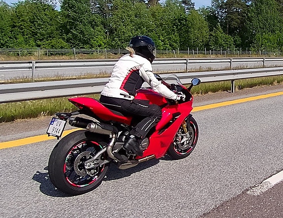 Ducati Panigale V2 S 7 of 7
