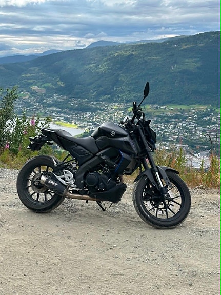 Yamaha MT-125 2 of 10