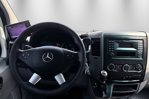 Mercedes-Benz Sprinter 14 of 27