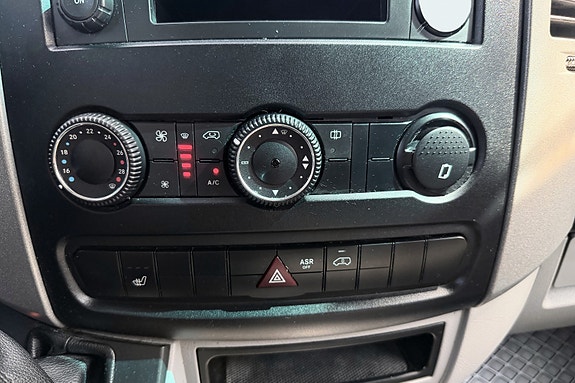 Mercedes-Benz Sprinter 20 of 27