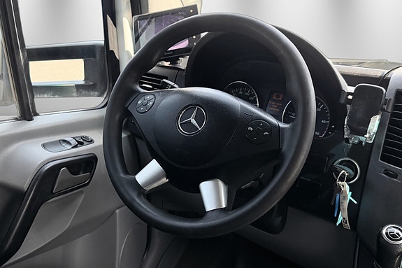 Mercedes-Benz Sprinter 16 of 27