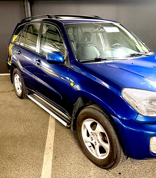 Toyota RAV4 3 of 25