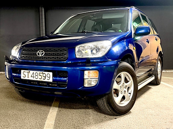 Toyota RAV4 2 of 25