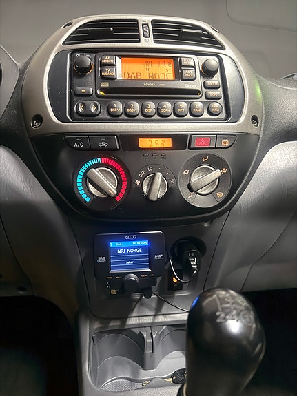Toyota RAV4 14 of 25