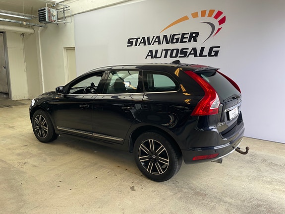 Volvo XC60 5 of 30