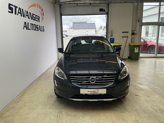 Volvo XC60 3 of 30