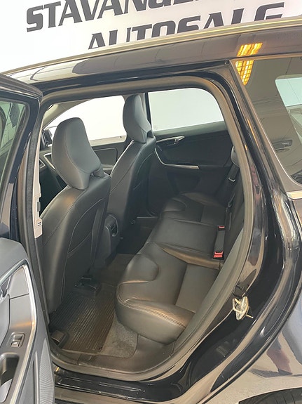 Volvo XC60 9 of 30